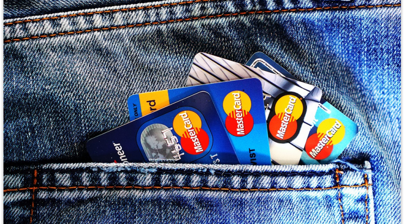 Ile kosztuje karta kredytowa